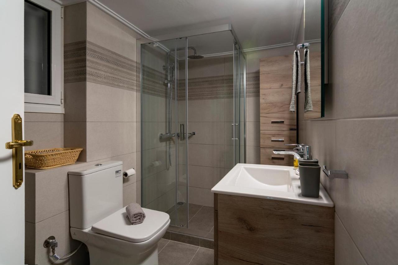 Acropolis View 2Bd Apt Next To Museum & Metro เอเธนส์ ภายนอก รูปภาพ